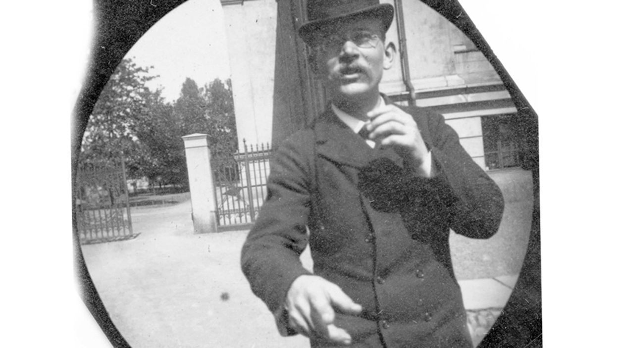 Afbeelding van Student fotografeerde mensen met verborgen camera in 1893