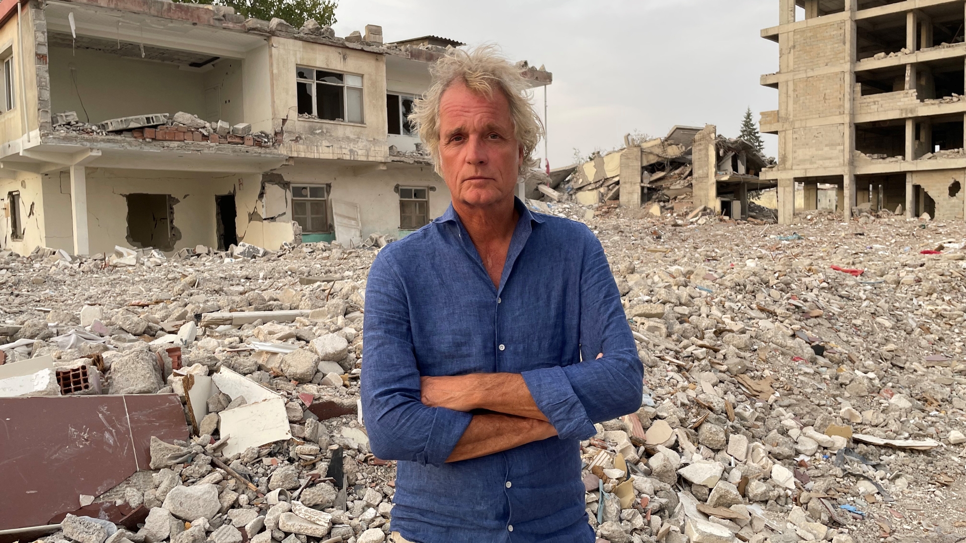 Jeroen Pauw bezocht aardbevingsslachtoffers in Turkije