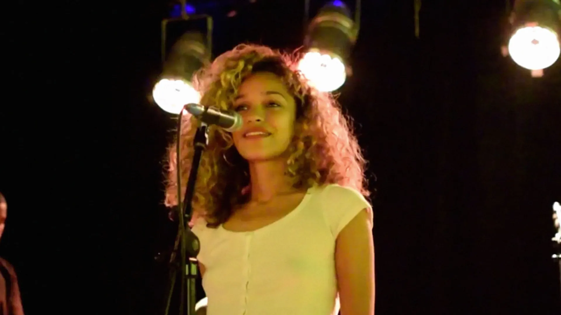 IzzyBizu-LekkereTrack