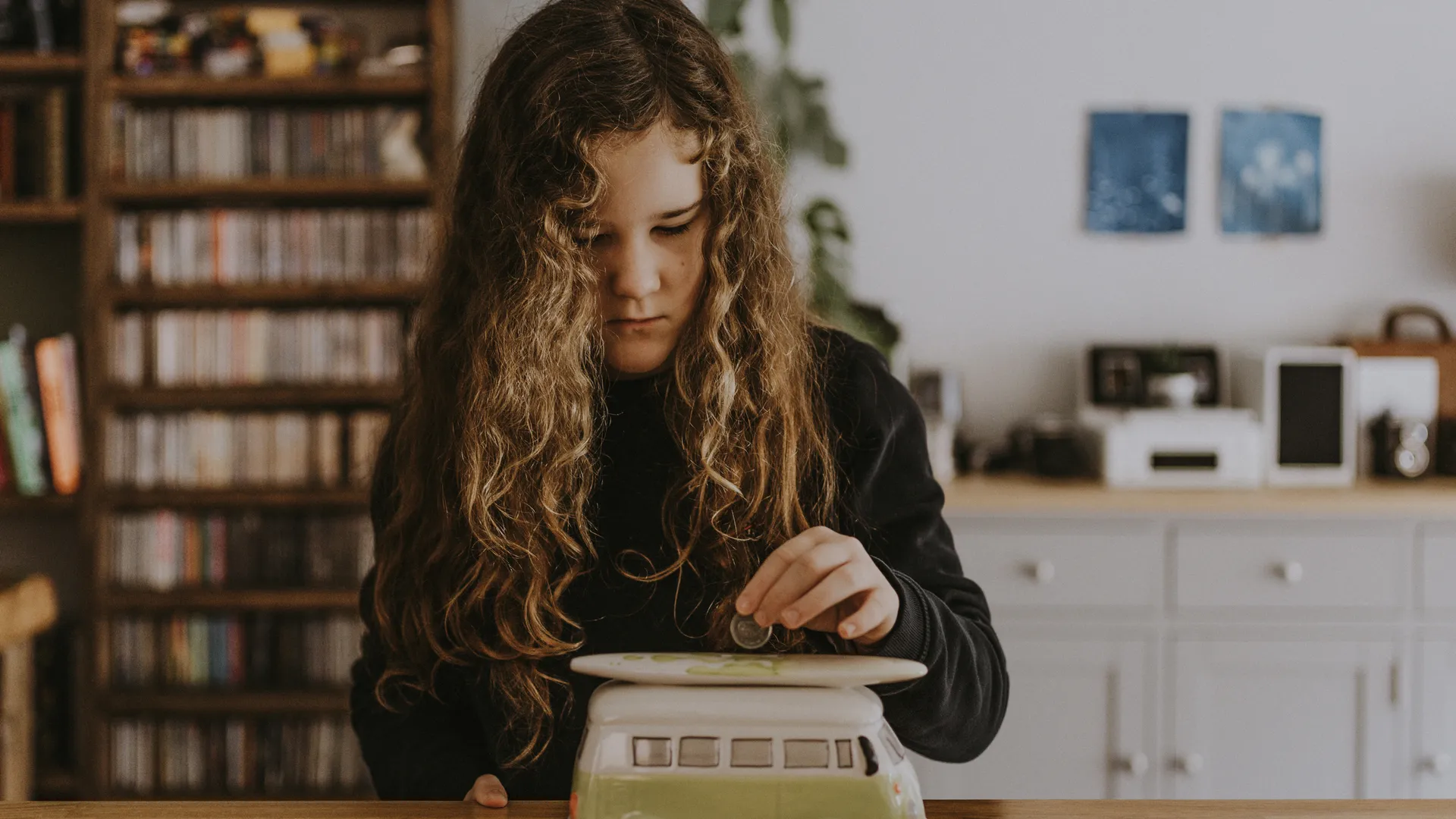 lindsey-lamont-hUWINRMPvsc-unsplash