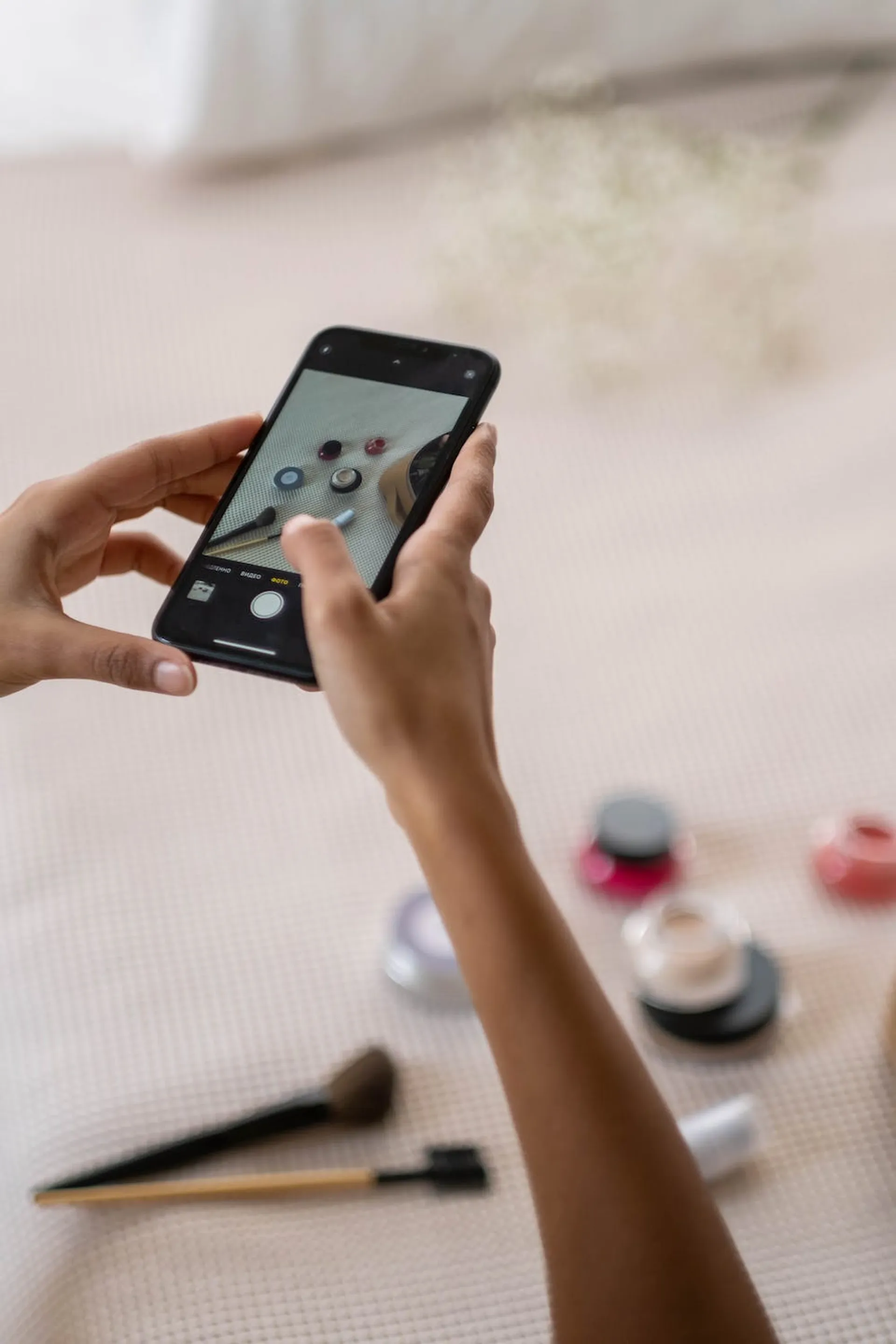 Afbeelding van Micro-influencer: 'Ik wilde mijn contract verbreken, maar daar stond vijftigduizend euro boete tegenover’