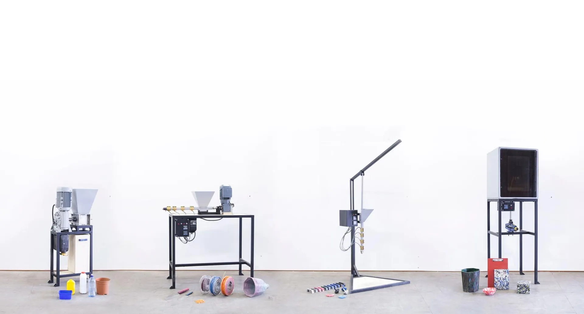 Afbeelding van Met deze uitvindingen kun je zelf spullen maken van plastic afval