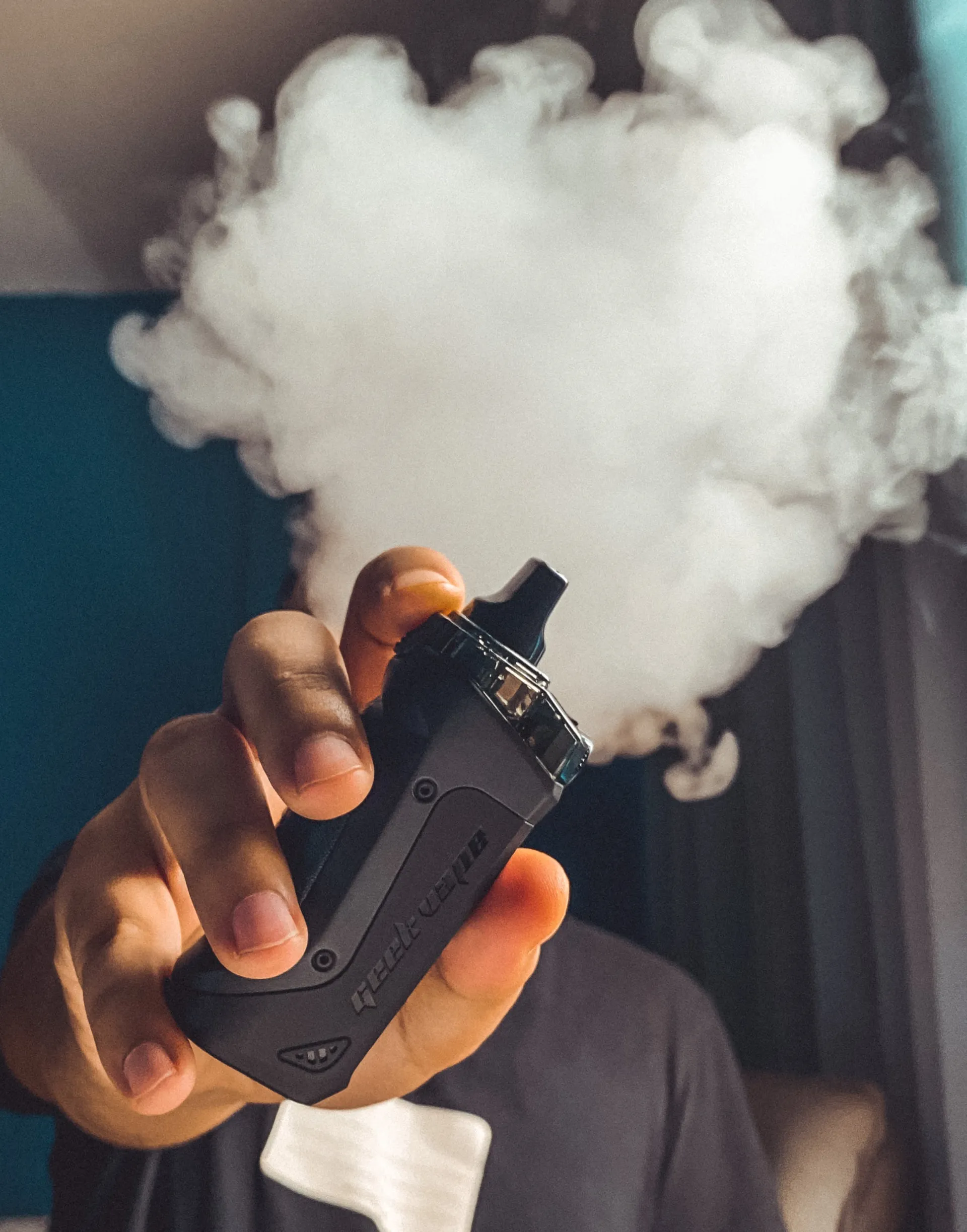 Afbeelding van Dubbele achternaam, rente studieschuld en vapesmaakjes verboden: welke nieuwe regels gelden er in 2024?