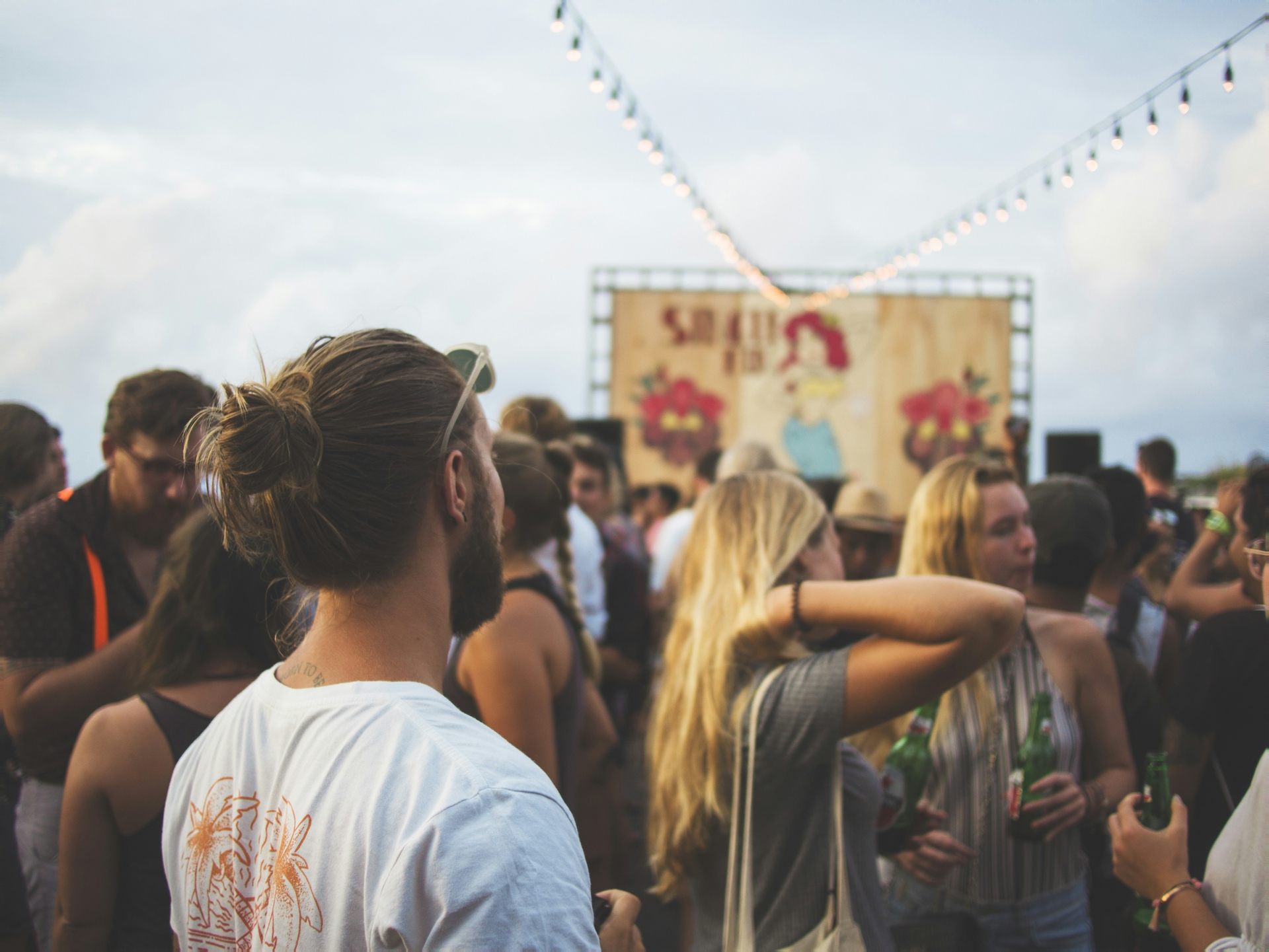 Afbeelding van Gestolen spullen op festivals: 'Mijn ketting werd van mijn nek getrokken'