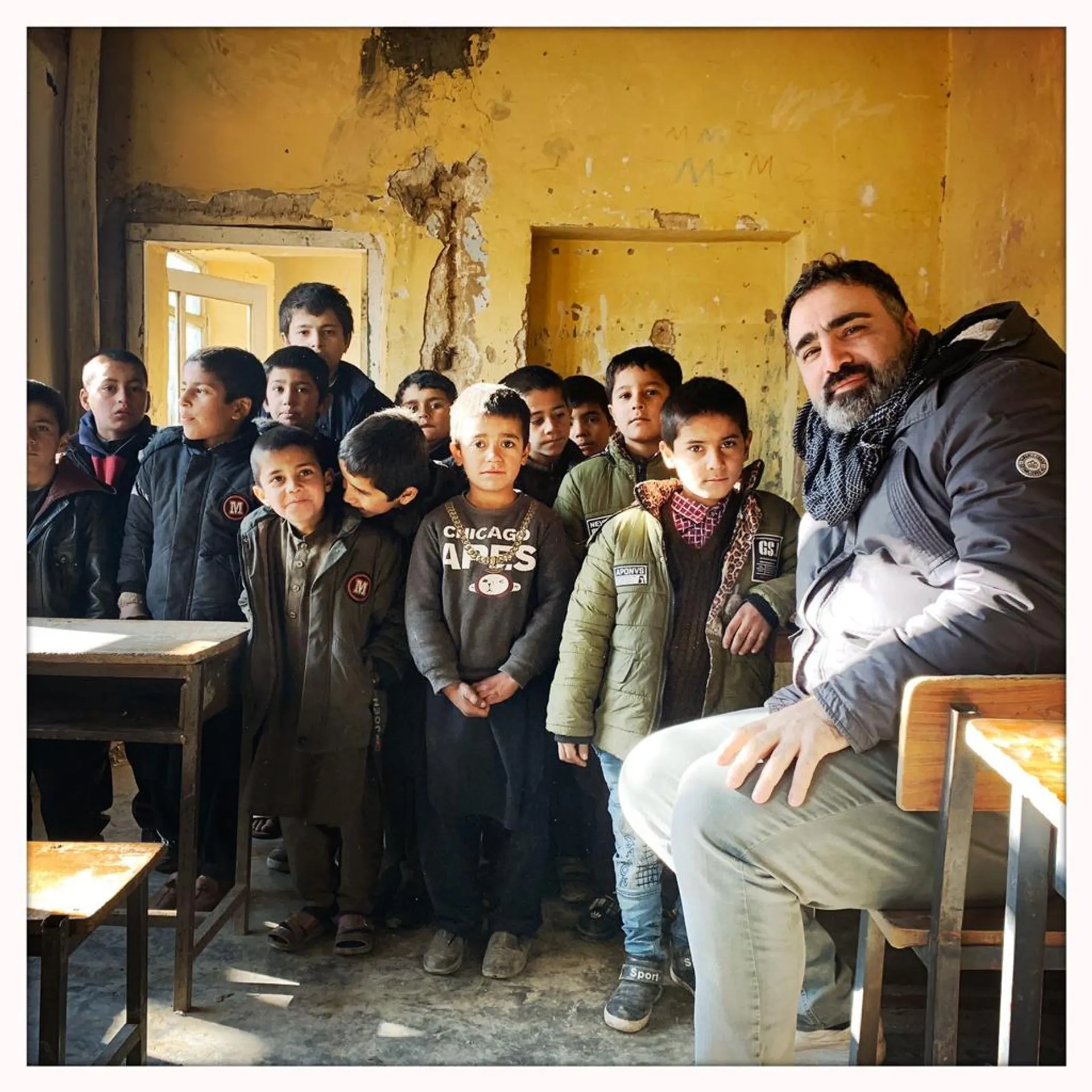 Afbeelding van Sinan Can helpt weeshuizen in Afghanistan. Doe jij ook mee?