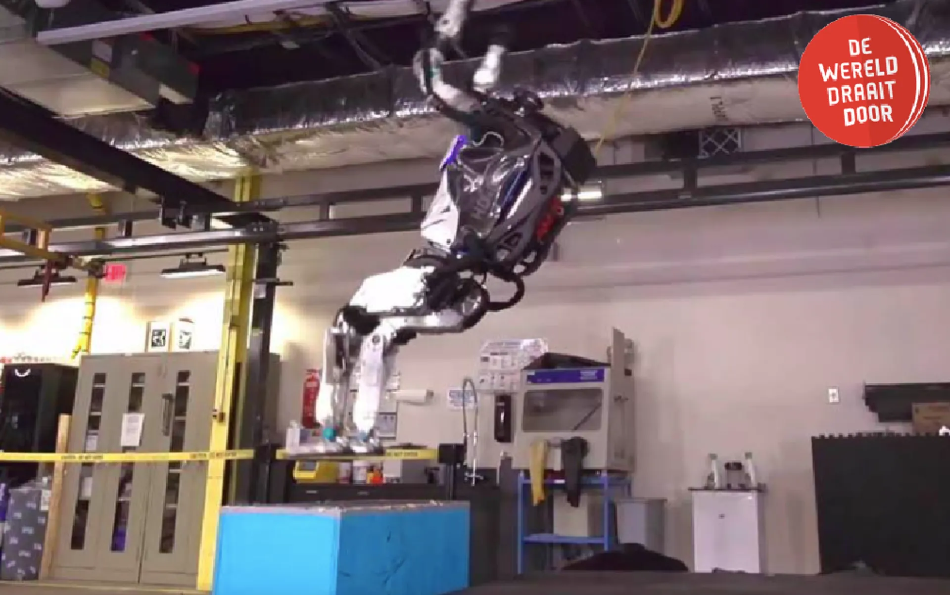 Afbeelding van Robot doet backflip. En juicht vervolgens | DWDD