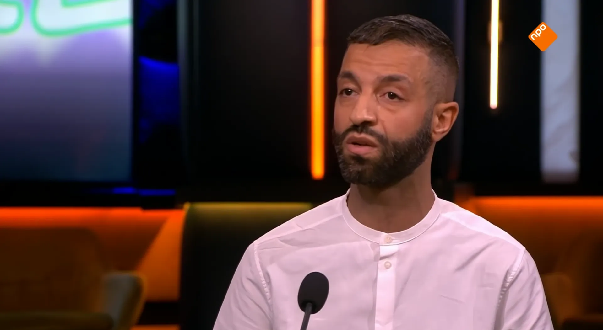 Afbeelding van Tofik Dibi schreef een boek over wokeness. Wat is zijn punt?