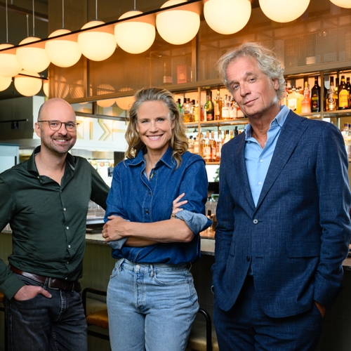 Jeroen Pauw, Sophie Hilbrand en Tim de Wit in gesprek over Bar laat