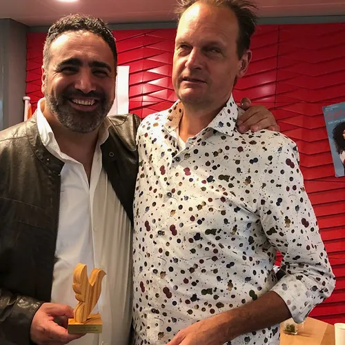 Sinan Can krijgt de 'PAX Duif" voor vrede