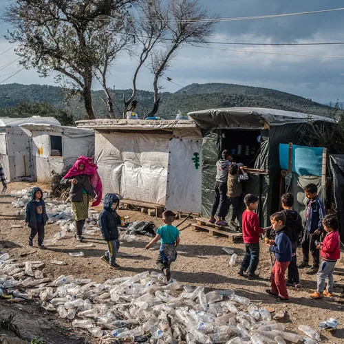 Hoever laten we het komen in vluchtelingenkamp Moria?