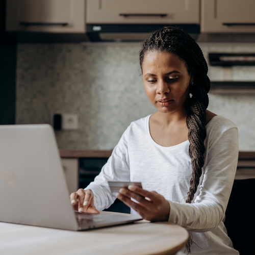 Afbeelding van Dit is waarom vrouwen minder geld (vermogen) hebben dan mannen: