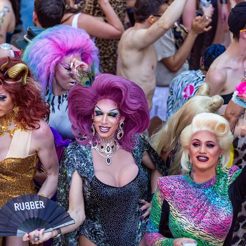 Wat maakt een pride song tot een pride song?