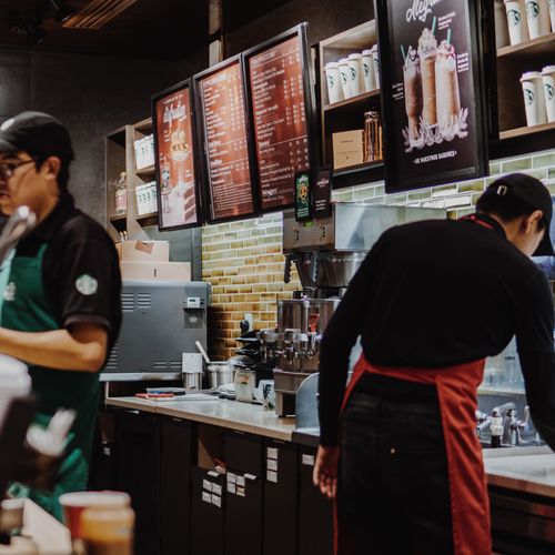 Afbeelding van Eerste vakbond binnen Starbucks: hoopvol voor medewerkers van multinationals?