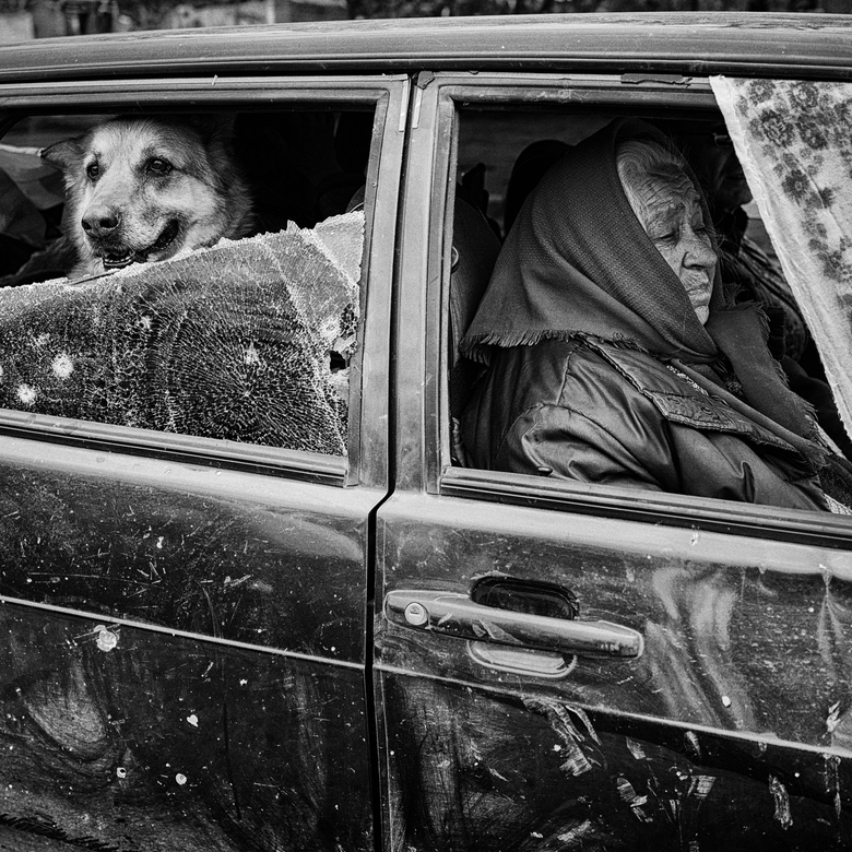Afbeelding van Oorlogsfotograaf Eddy van Wessel: 'Elke keer als ik deze foto zie, roept het de emotie van dat moment op'